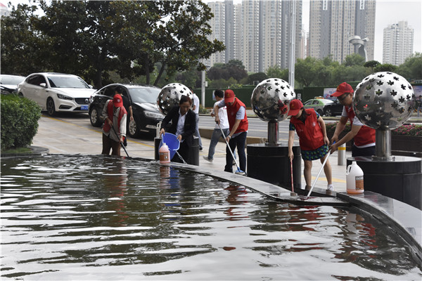 乐鱼平台-乐鱼(中国)一站式服务平台
联合商务区社区开展“清洁家园 美化社区”       主题志愿服务活动
